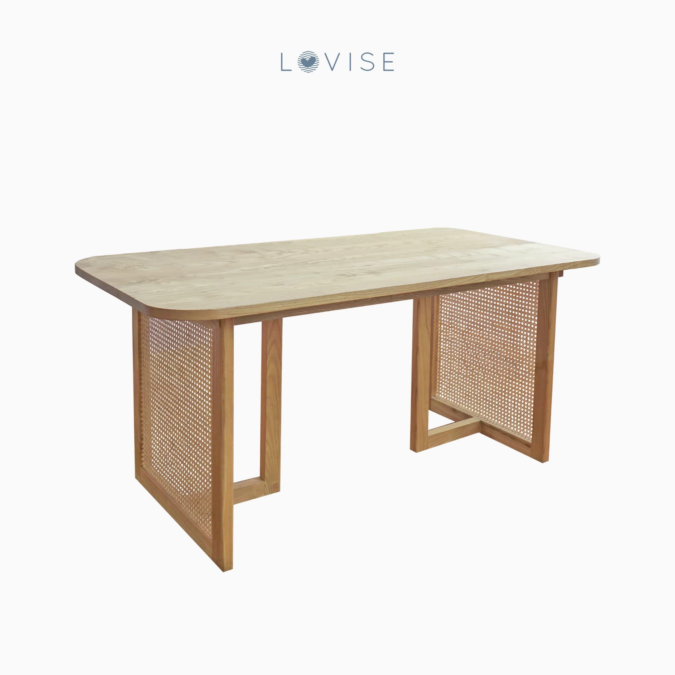 Lovise Meja Makan Audri