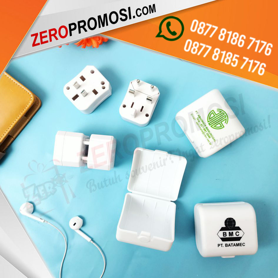 Universal Travel Adaptor UAR01 untuk souvenir kantor