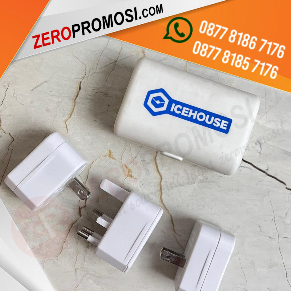 Universal Travel Adaptor UAR01U Souvenir Teknologi untuk Traveler Mode