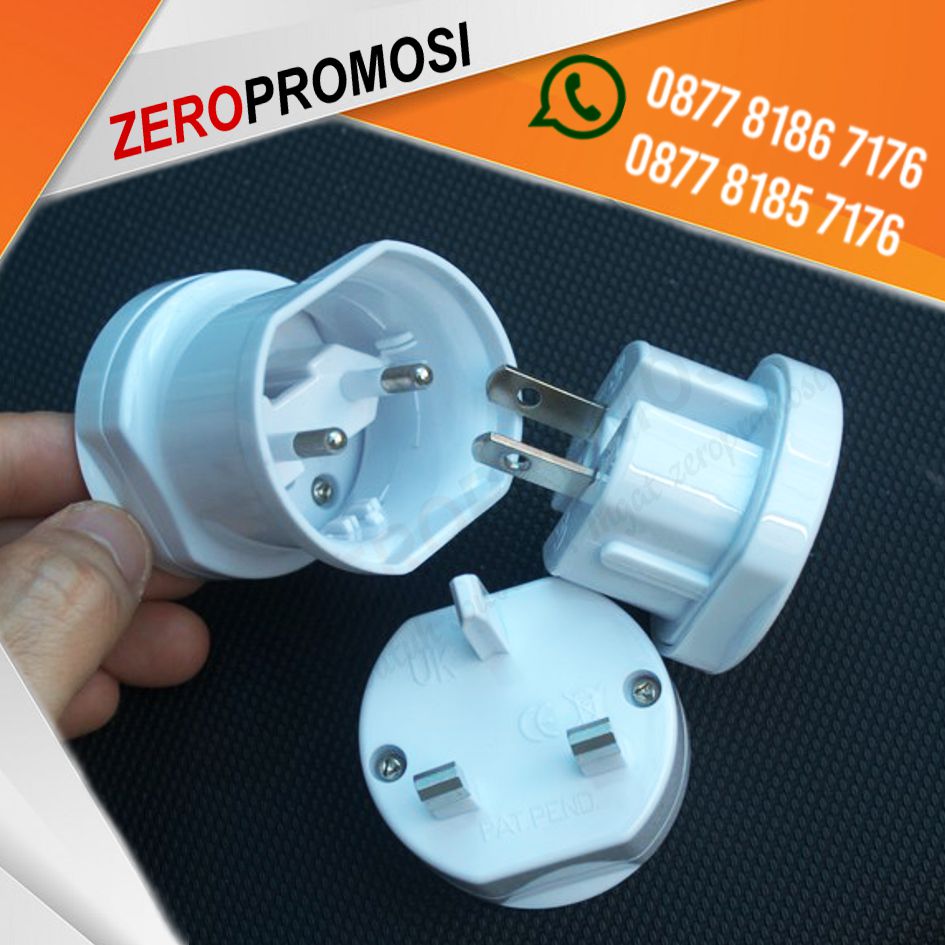 Universal Travel Adaptor Bulat UAR02