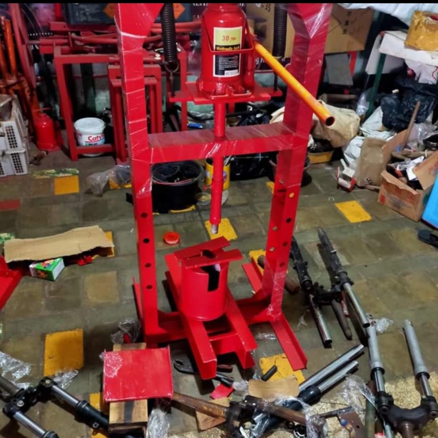 Mesin Press Velg, Arm, Shock dan Segitiga Motor 30 Ton