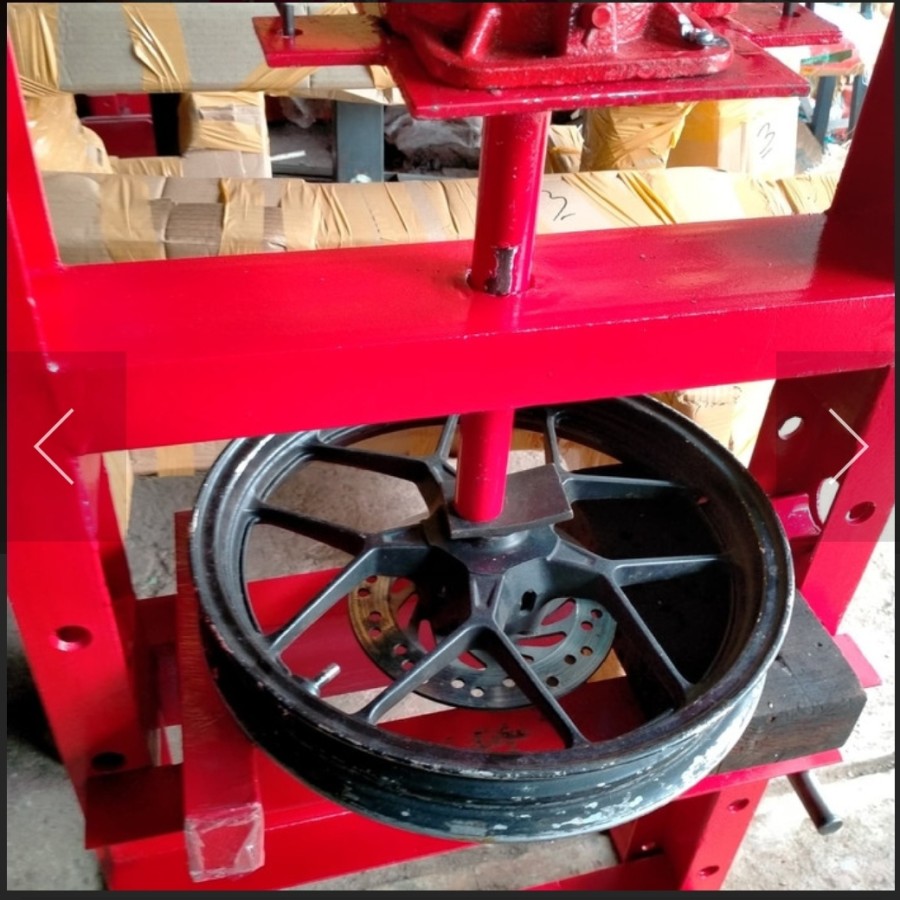 Mesin Press Velg, Arm, Shock dan Segitiga Motor 30 Ton