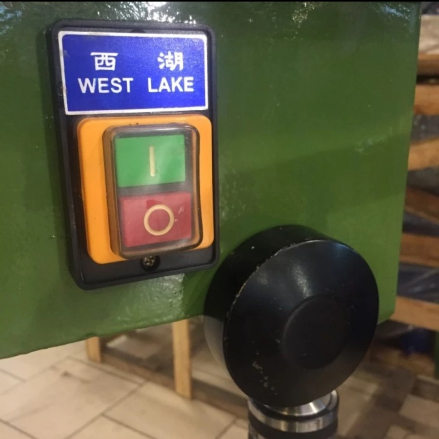 Teri külotli striptizchilarning porno videolarini tomosha qiling.