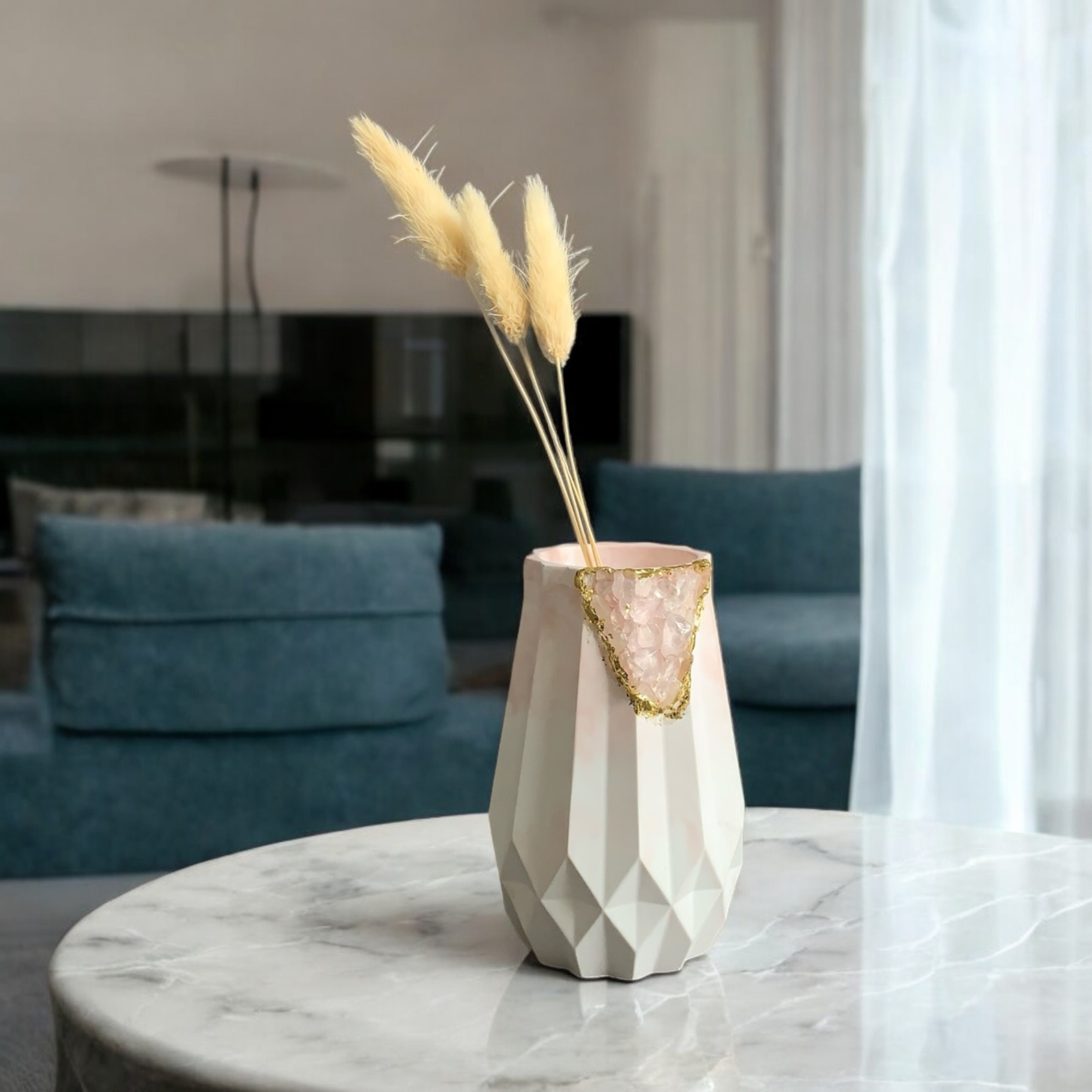 Vas Bunga Crystal Rose Quartz Geo Vase Eco-Resin