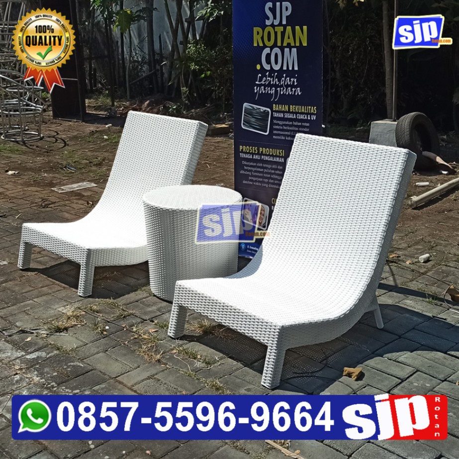 sunbed pool rotan sintetis model buntung rotan sintettetis