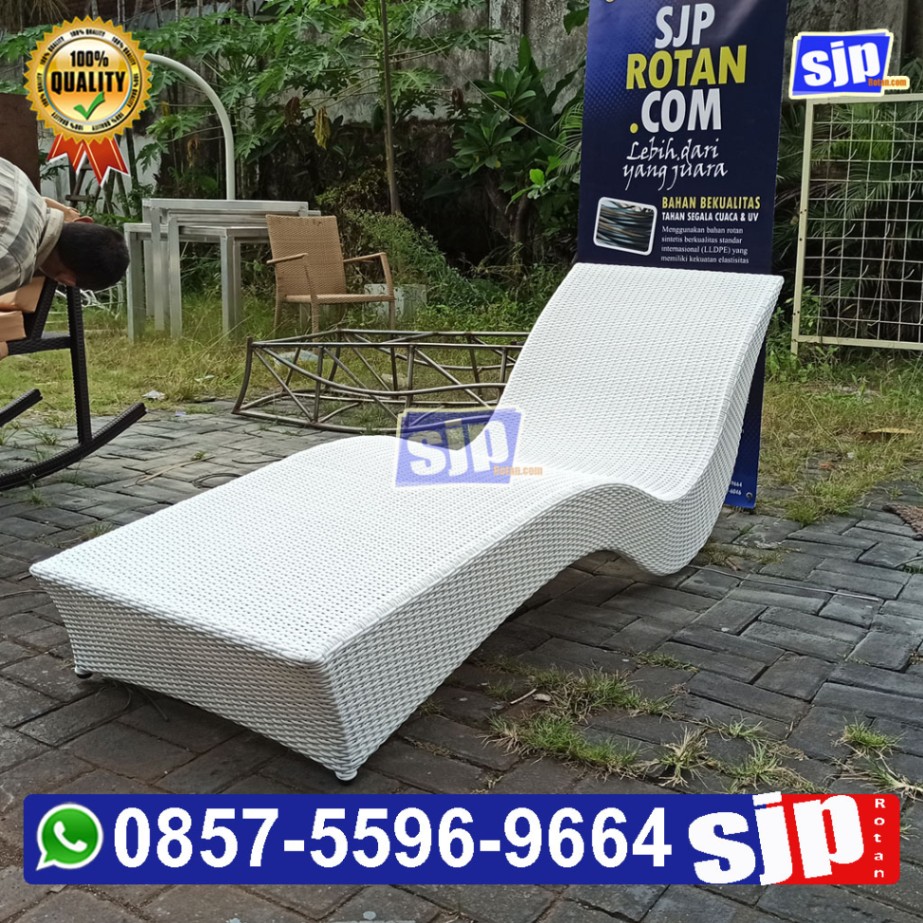 085755969664, jual sunbed rotan sintetis model lengkung runcing