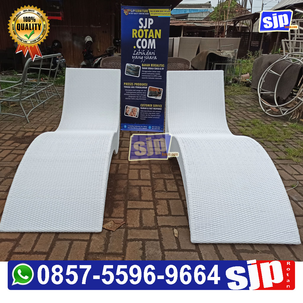 jual sunbed rotan sintetis model lengkung/ unit