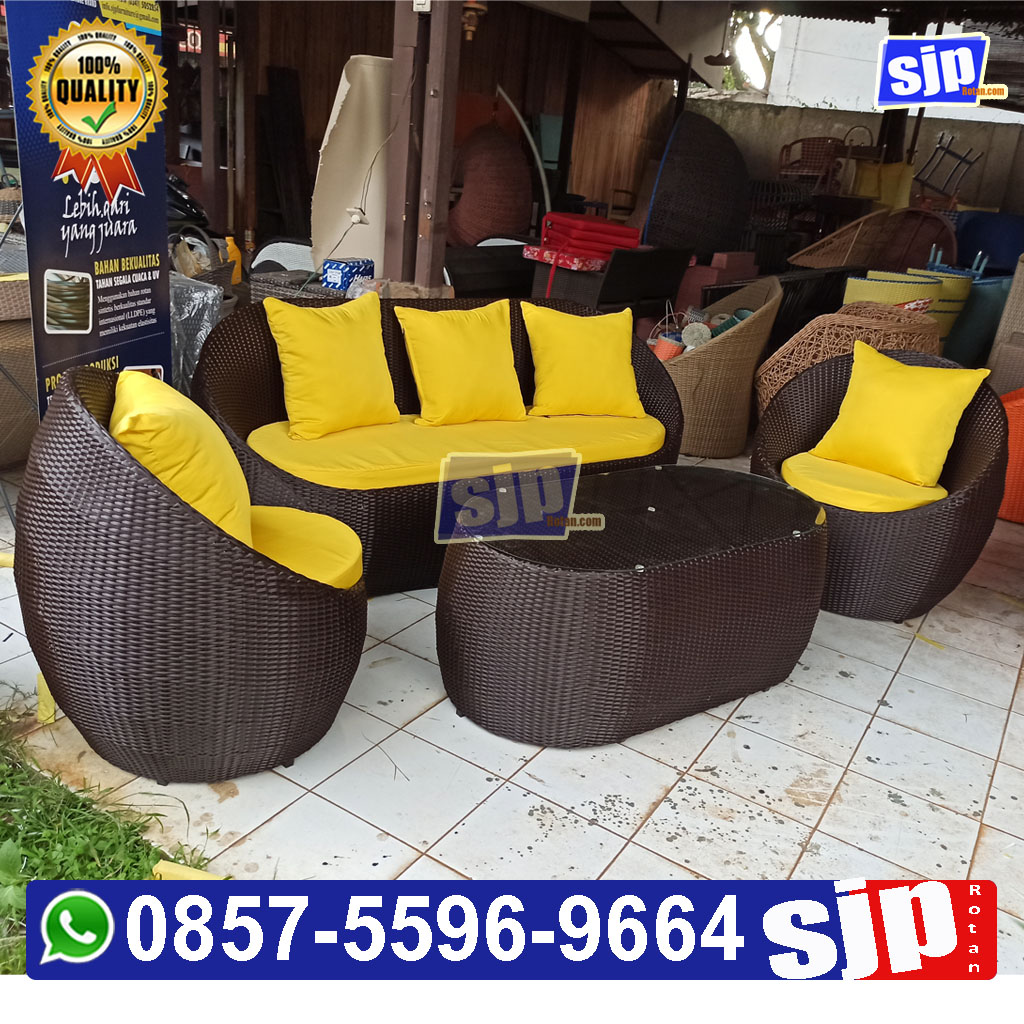 1 set sofa gentong rotan sintetis rangka besi dilapisi anti karat
