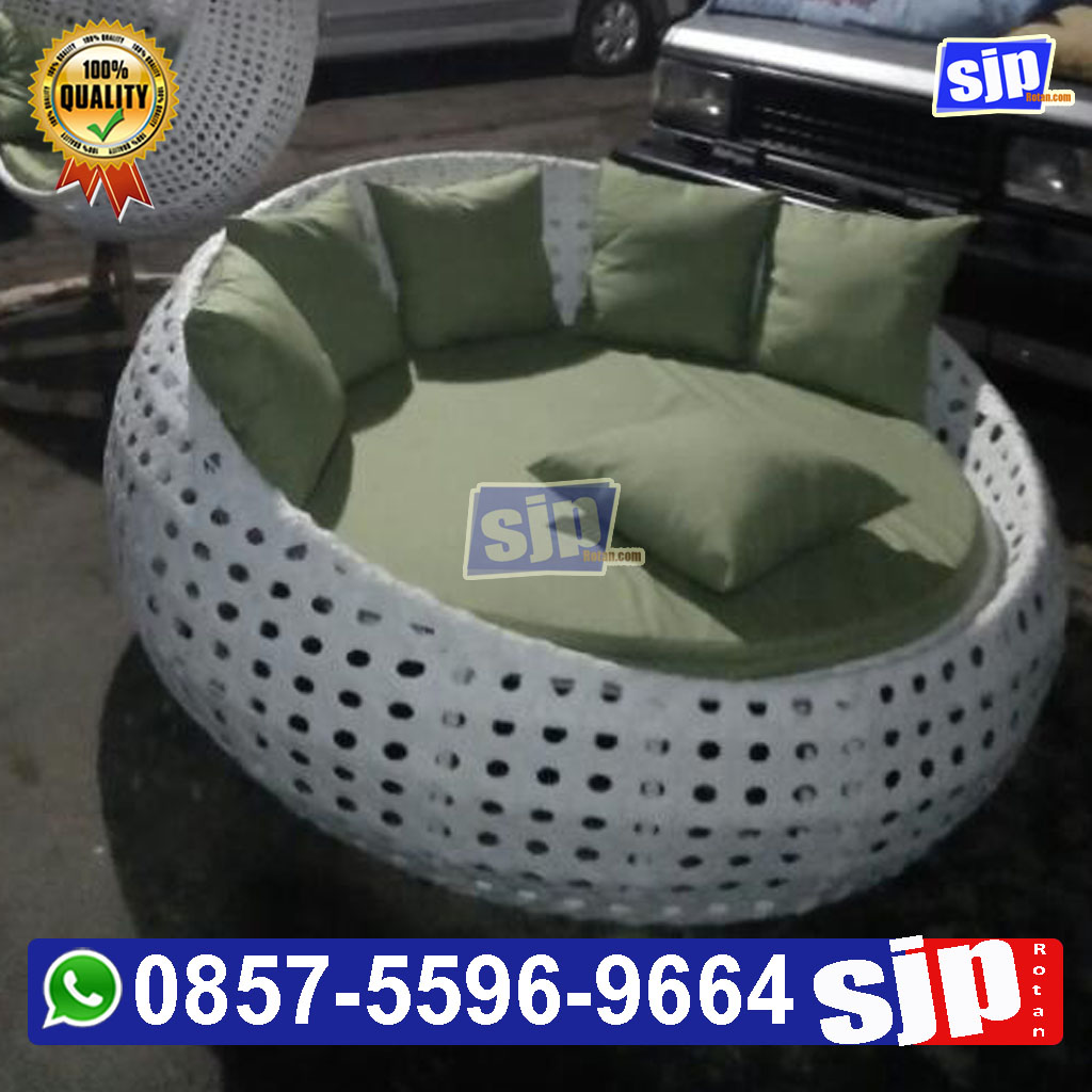 1 unit sofa malas rotan sintetis