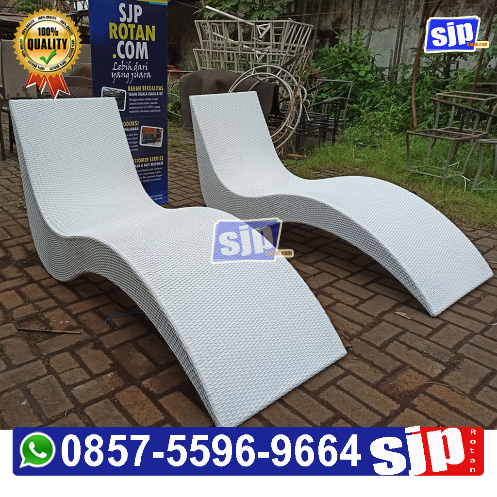 jual sunbed rotan sintetis model lengkung/ unit