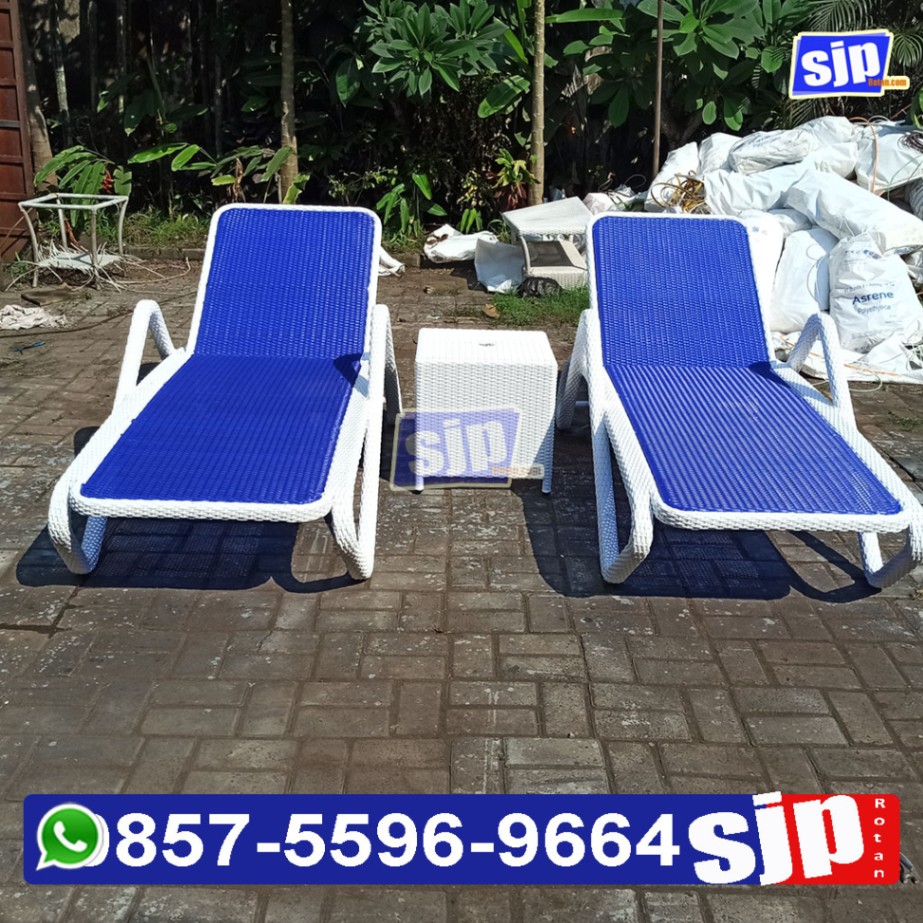 Sun Lounger / Lounge Chair / Sunbed Pool / Kursi kolam renang rotan