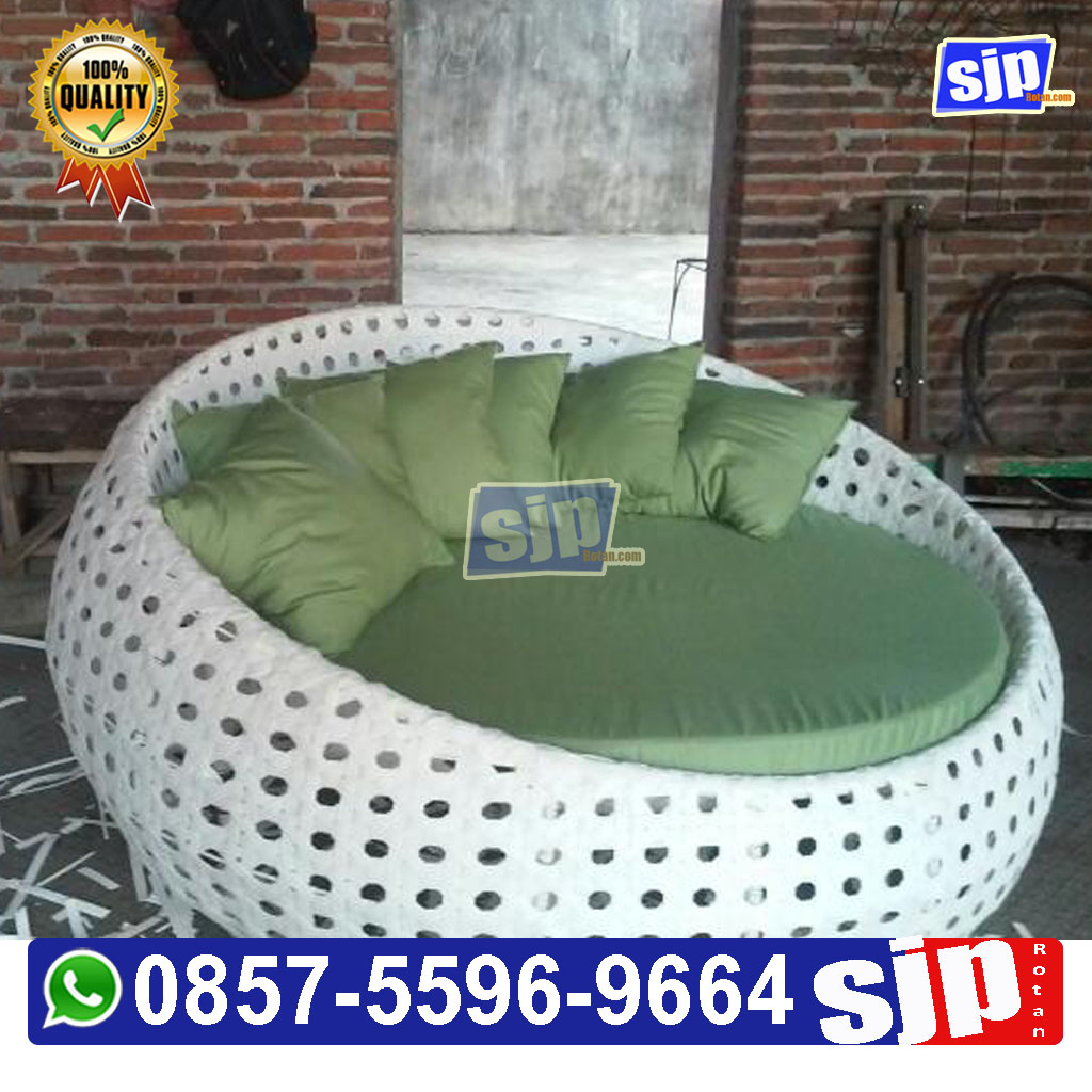 1 unit sofa malas rotan sintetis