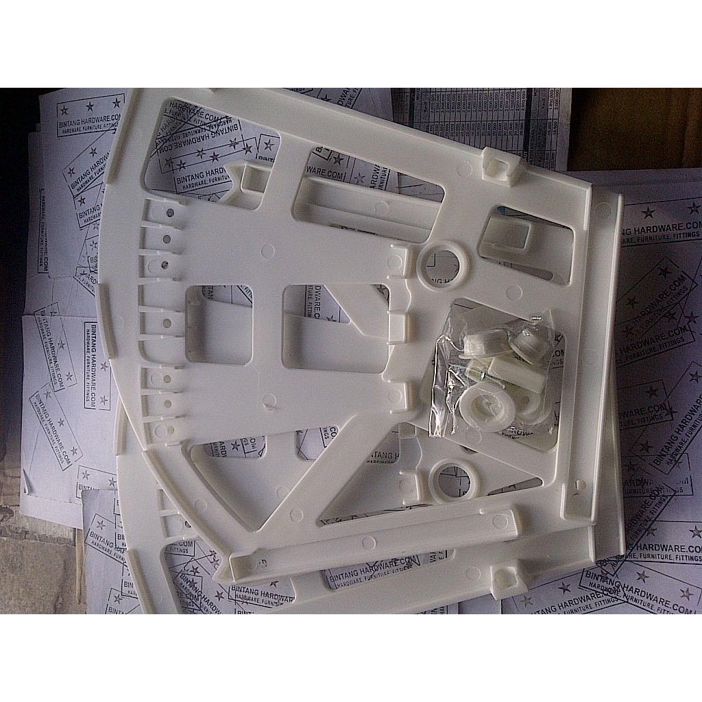 Bracket fitting Rak Sepatu Putar Alat Membuat Rak Sepatu Tersembunyi Bahan Plastik