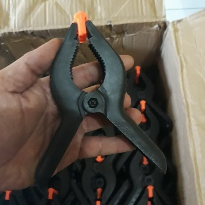 [15cm] Nylon Spring Clamp Multifungsi / Penjepit Klem Catok Kayu 6"