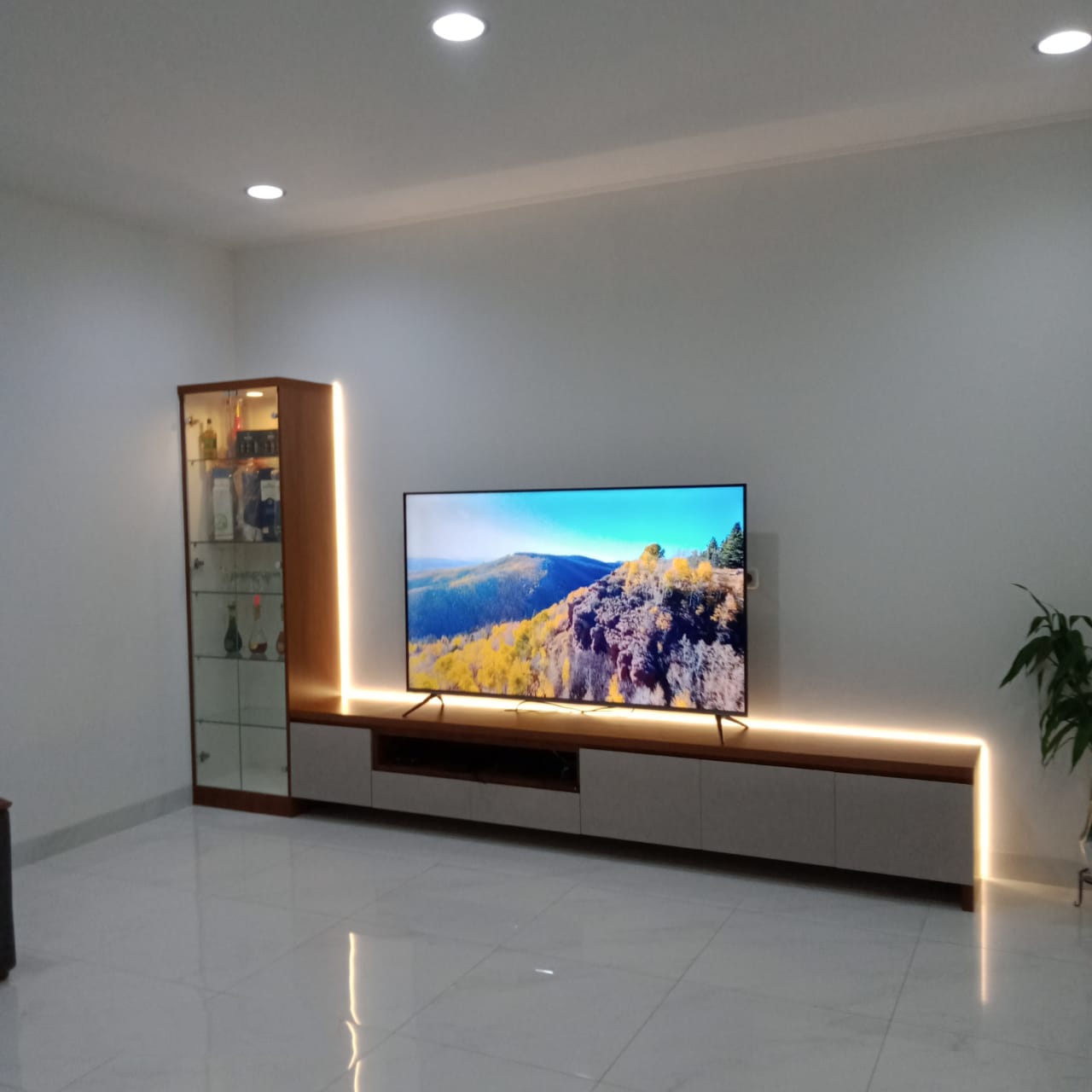 Meja Laci Lemari Backdrop TV Custom