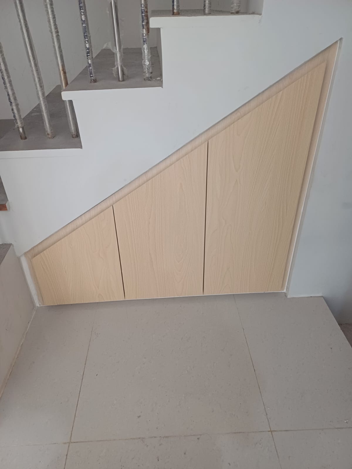 Lemari Laci Rak Bawah Tangga Custom