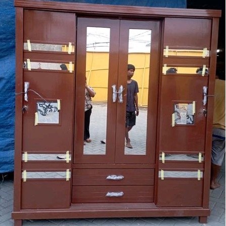 Lemari Sliding 4 Pintu Minimalis