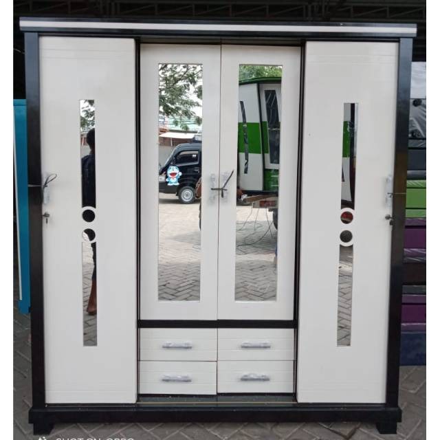 Lemari Sliding 4 Pintu Minimalis