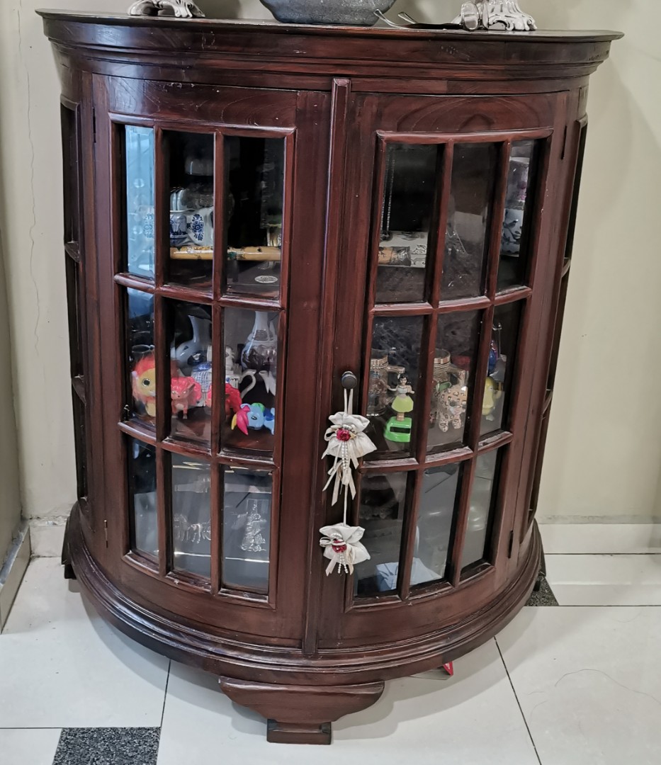 Lemari penyimpan bahan kayu jati