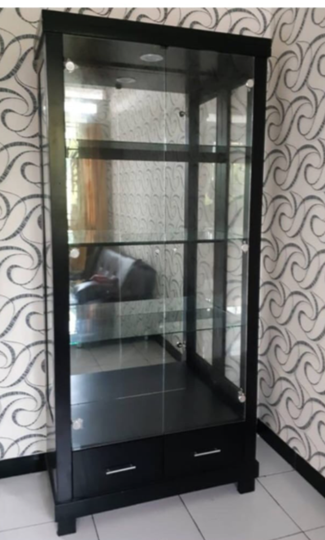 Buffet Lemari pajangan kaca cermin 2 pintu + laci