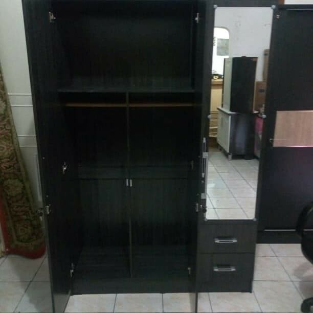 Lemari pakaian cermin 3 pintu Merk style