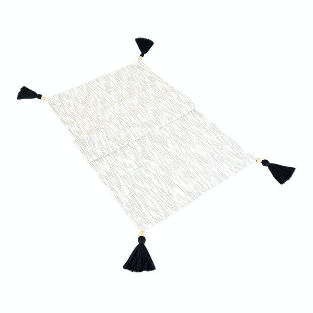 Deskripsi Deskripsi Retota Table Runner 40x200cm K 258