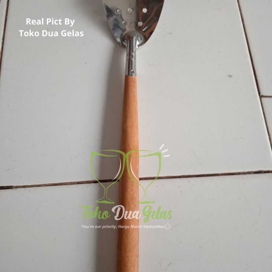 spatula sutil sodet stainless steel gagang kayu panjang 37 cm - lubang-lubang