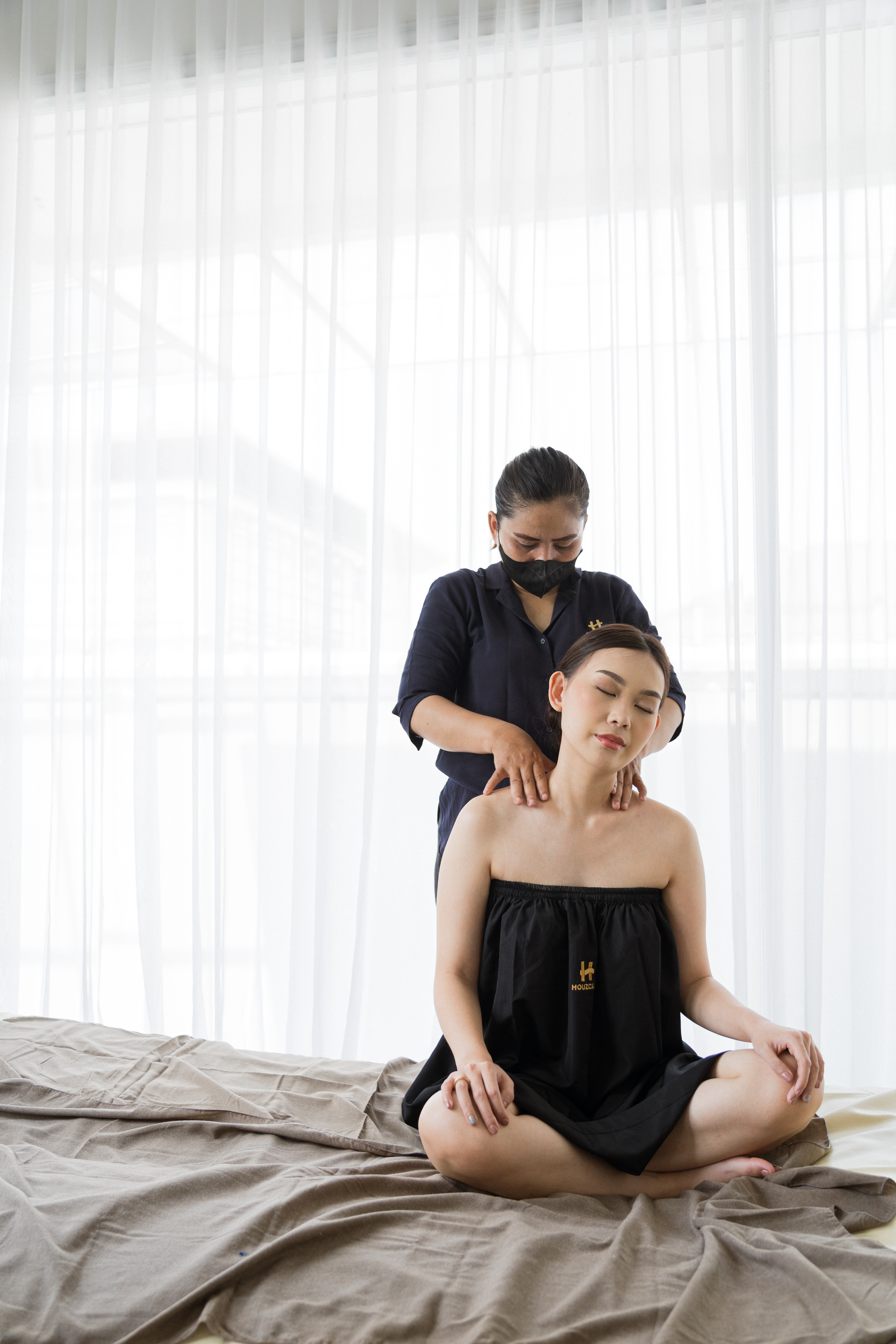 Voucher Houzcall 120' Men's/Women's Body Massage