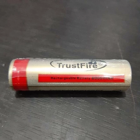 Baterai 18650 Li-ion 6000mAh 3.7v TrustFire Rechargeable Battery Cas