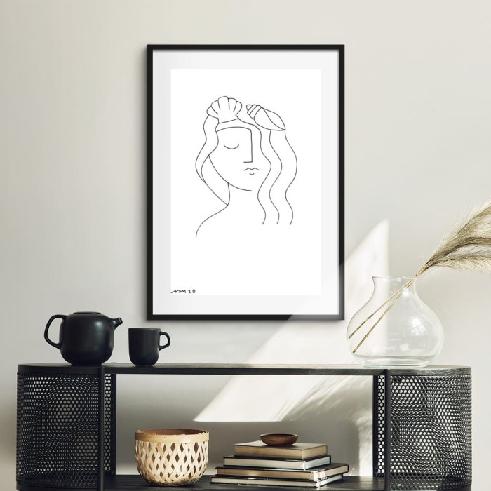 Lukisan Dinding-Shell Lady-Matte -Frame Hitam 40x60