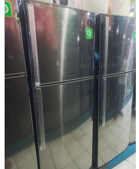 Kulkas 2 Pintu SHARP SJ-420GP-SD (unit eksdisplay)