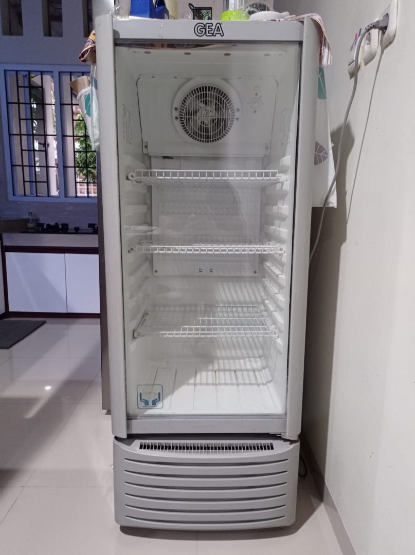 SHOWCASE PRNDINGIN MINUMAN GEA EXPO-26FC