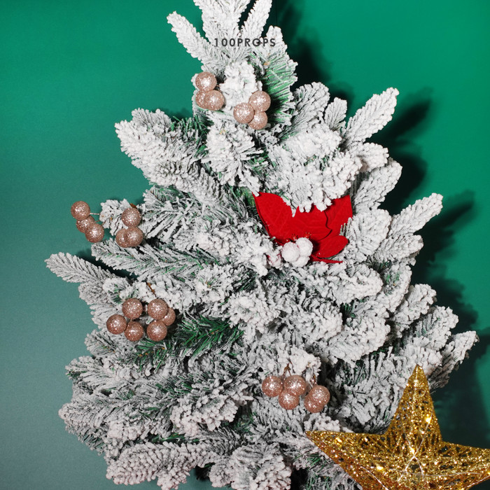 Berry ball decoration