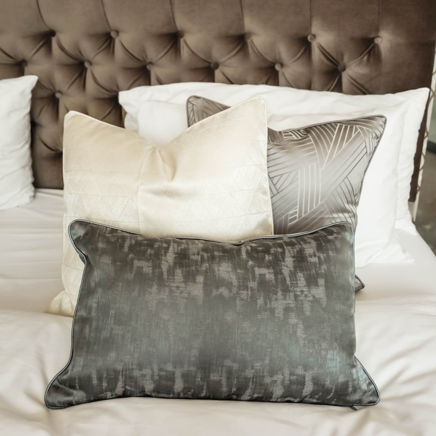 Mariefred Throw Pillow | Luxury Cover | Square | Sofa | Accent Bantal - Abu-abu