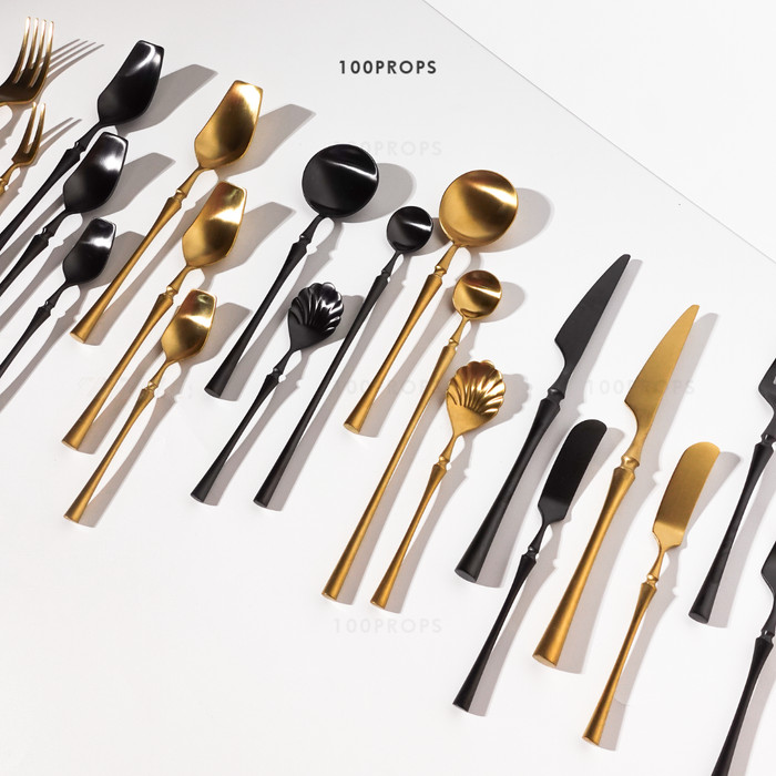 The Victoria Windsor Collection: 12-Piece Stainless Cutlery Set