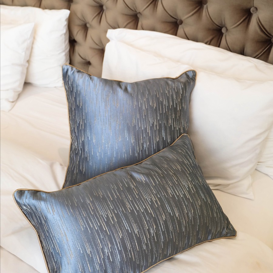 Mariefred Throw Pillow | Luxury Cover | Square | Sofa | Accent Bantal - Abu-abu