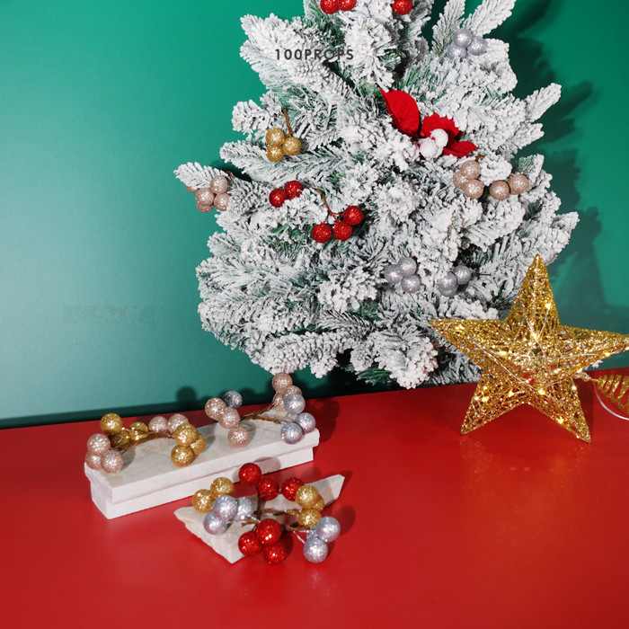 Berry ball decoration