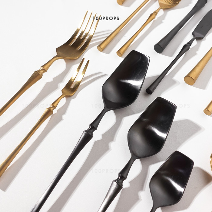 The Victoria Windsor Collection: 12-Piece Stainless Cutlery Set