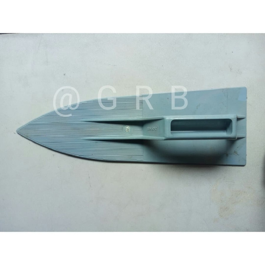 ROSKAM LANCIP PVC GARIS PUTIH GROSIR SENDOK SEMEN PLASTIK MOTIF GARIS