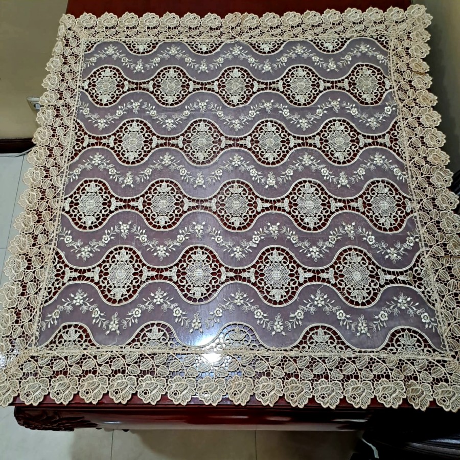 Taplak Meja Tamu Persegi Mewah Bordir 90x90 cm