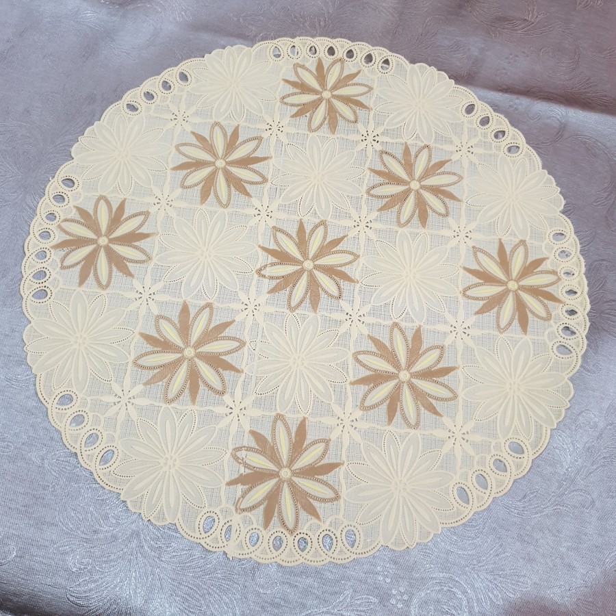 Taplak Meja Bulat Kecil Vas Vintage Rajut Shabby Chic Anti air