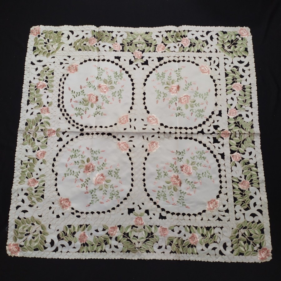 Taplak Meja Tamu Persegi Mewah Bordir 90x90 cm