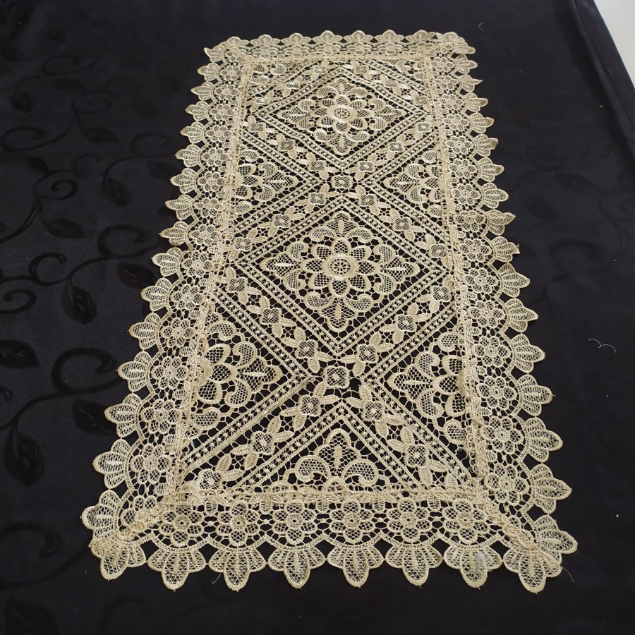 Taplak Meja Bordir/ Loper Bordir Import Mewah Ukuran 45×90 Cm