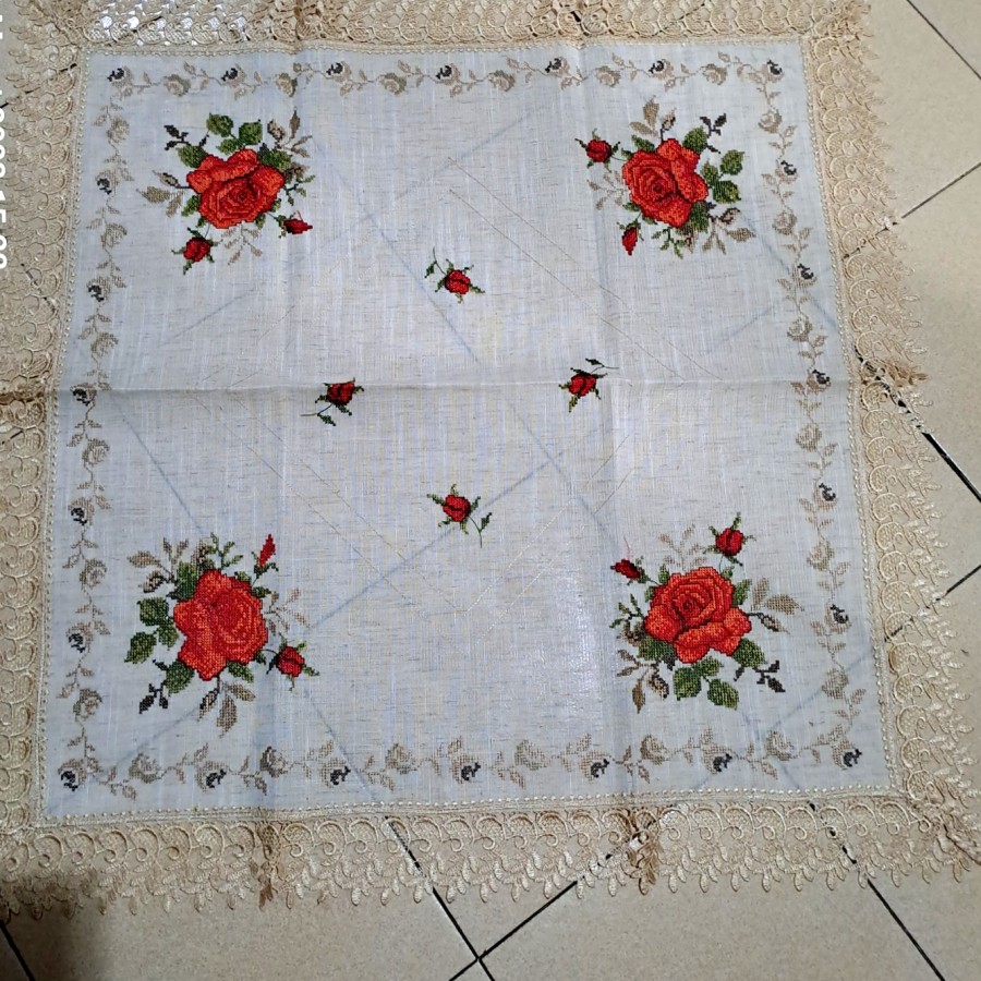Taplak Meja Persegi Osin Petak Persegi Mewah Bordir 90x90 cm