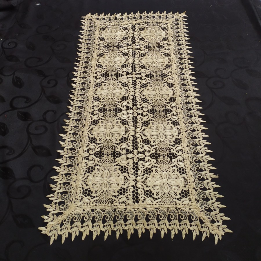 Taplak Meja Bordir/ Loper Bordir Import Mewah Ukuran 45×90 Cm