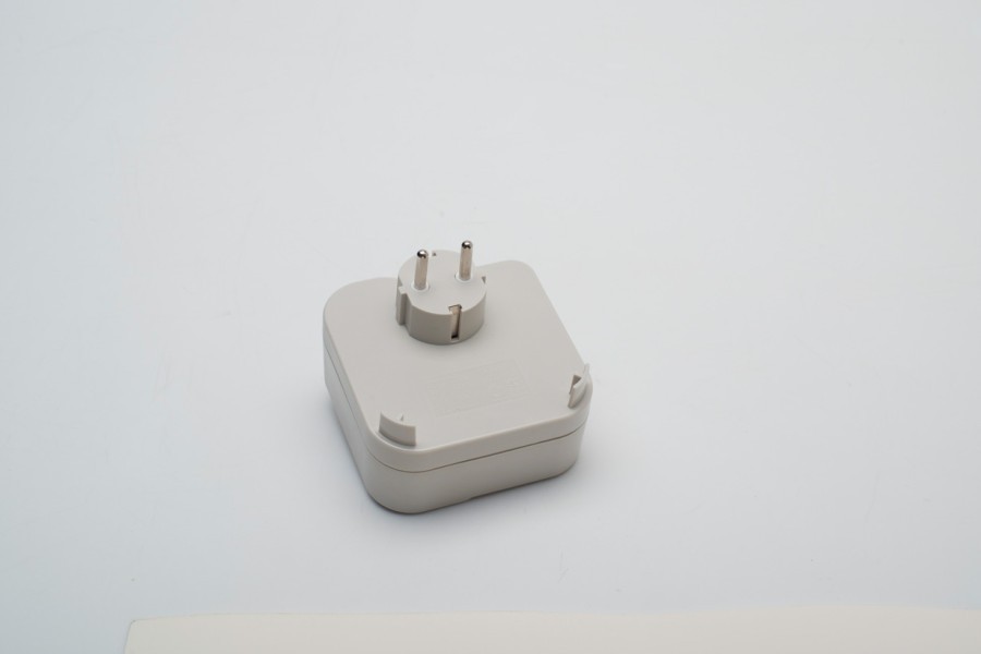 Stop Kontak + Saklar Arde 3 in 1 Uticon - S348SW (B)