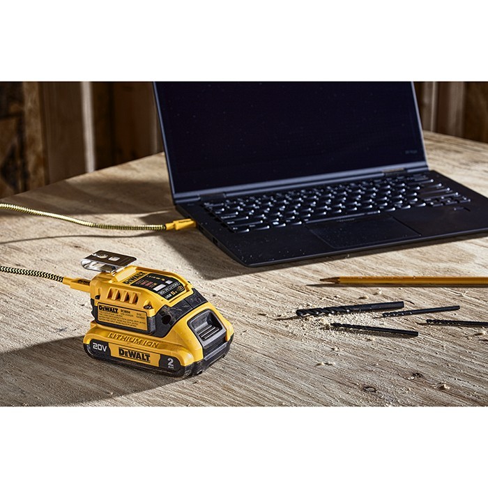 Dewalt Usb Charger / Pengisi Daya Baterai 18/20V Max 5.0A DCB094K-QW