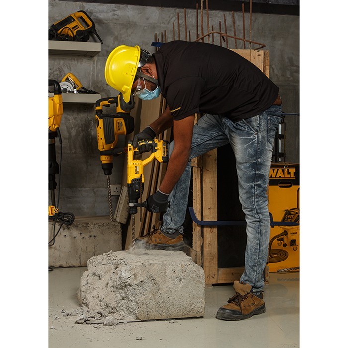 Dewalt Brushless Rotary Hammer / Bor Beton Baterai 18/20V Max DCH133NT-B1 (Unit Only)