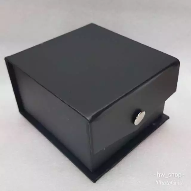 Kotak Jam Tangan . Box Jam Tangan