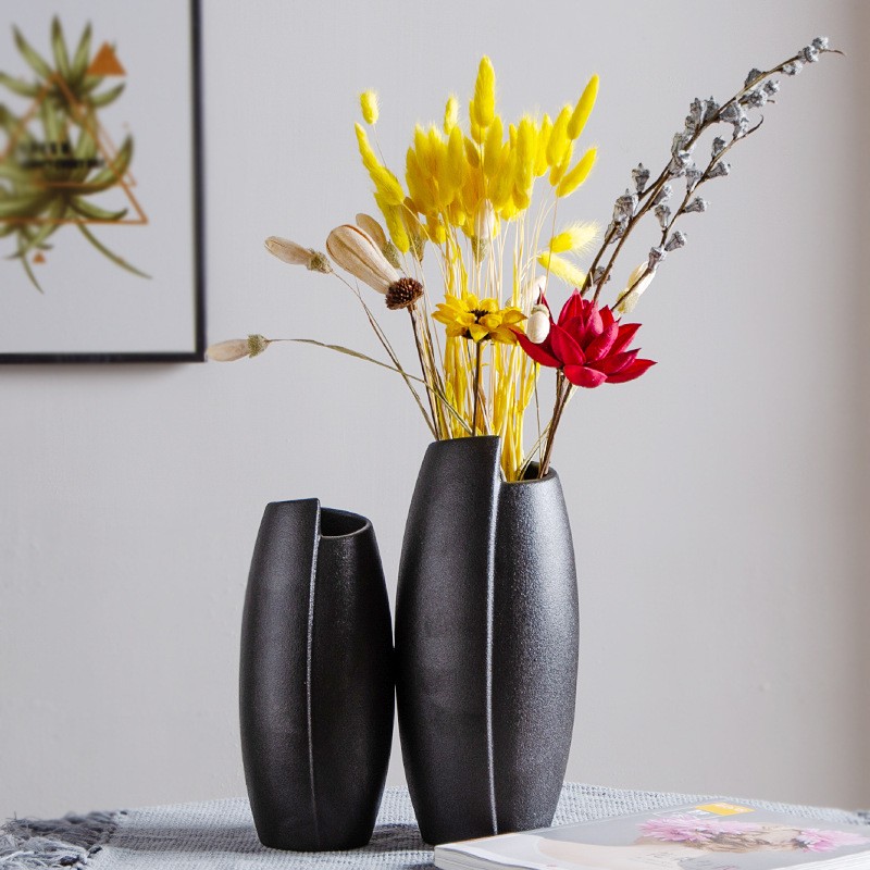 Becca Vase Black Medium